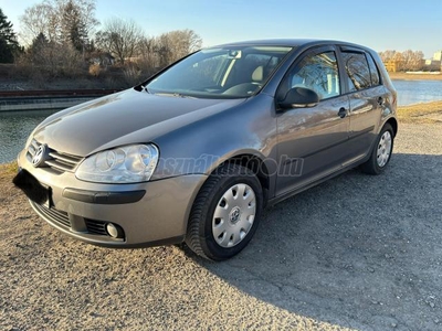 VOLKSWAGEN GOLF V 1.9 PD TDI Trendline