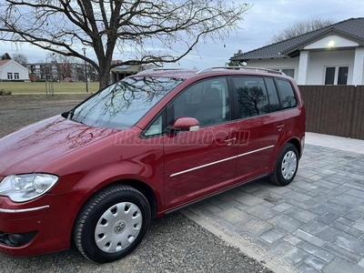 VOLKSWAGEN TOURAN 1.4 TSi Conceptline