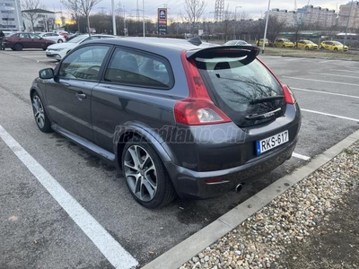 VOLVO C30 2.0 D R-Design