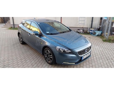 VOLVO V40 2.0 D [D3] Kinetic Virtuális műszerfal