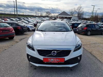 VOLVO V40 Cross Country 2.0 D [D2] Kinetic 3 év garanciával . hitelre 0 ft önerőtől . friss műszakival