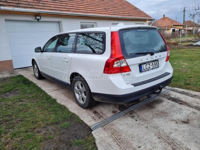 VOLVO V70 2.0 D Momentum