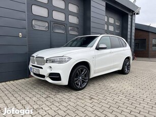 BMW X5 M50d (Automata) Szervizkönyv / Panoráma...