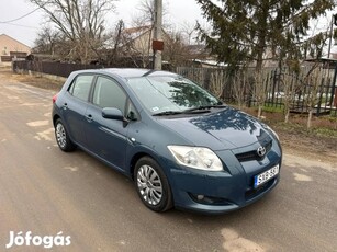 Toyota Auris 2.0 D-4D Sol