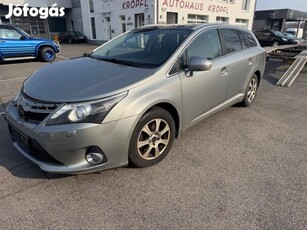 Toyota Avensis Wagon 2.0 D-4D Platinum Xenon