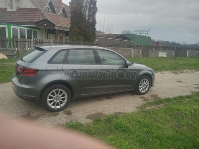 AUDI A3 1.6 TDI Ambiente DPF sportback