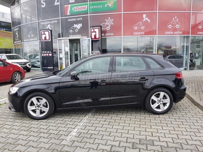 AUDI A3 Sportback 1.6 TDI Attraction drive select