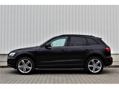 AUDI Q5 3.0 TDI DPF quattro S-tronic