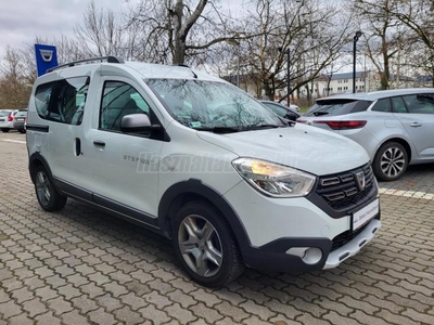 DACIA DOKKER 1.3 TCe Stepway S&S Vezetett szervízkönyv