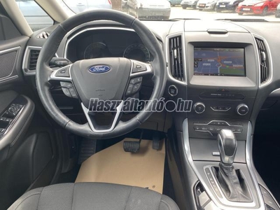 FORD S-MAX 2.0 TDCi Titanium Powershift [7 személy] ÜVEGTETŐ-AUTOMATA-7 ÜLÉS-NAVI-PROJECTOR-SÁVTARTÓ-TÁVOLSÁVTARTÓ TEMPOMAT-150 LE