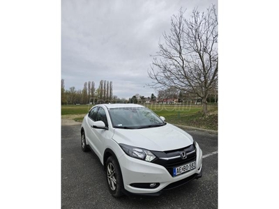 HONDA HR-V 1.5 Elegance CVT Vezetett szervizkönyv!