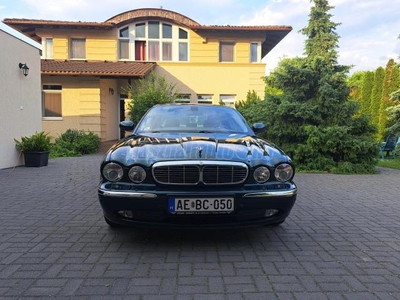 JAGUAR XJ6 2.7 D Sovereign (Automata) Különlegesség ! Magyarországon Vásárolt. Végig vezetett szervízkönyv