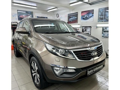 KIA SPORTAGE 1.7 CRDi FIFA Prémium Vezetett szervizkönyv!Első tulajdonostól!Xenon fényszóró.Navigáció.Tolatókamera!