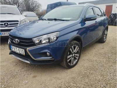 LADA VESTA Cross 1.6 Lux 127200 km futással. kiváló állapotban