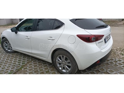 MAZDA 3 Sport 2.0 Revolution