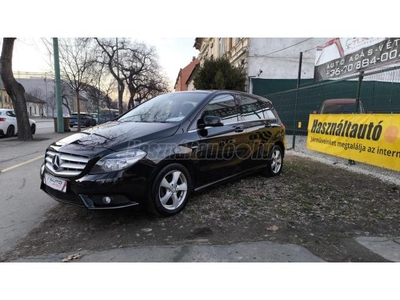 MERCEDES-BENZ B 180 BlueEFFICIENCY 75 e km.Navigáció. . ülésfűtés. multi kornány.alufelni