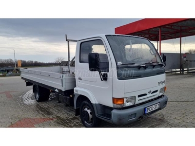 NISSAN CABSTAR 3.0 TD E 110.35 460cm Platóval Rendelkezik Duplakerekes !!