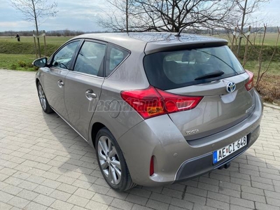 TOYOTA AURIS 1.8 HSD Lounge (Automata)