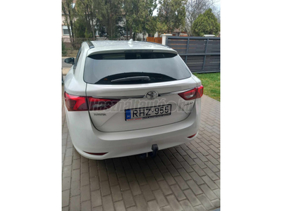 TOYOTA AVENSIS Touring Sports 2.0 D-4D Active