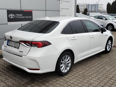 TOYOTA COROLLA Sedan 1.8 Hybrid Comfort Tech e-CVT