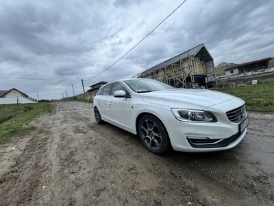 VOLVO V60 2.0 D [D4] Ocean Race Geartronic