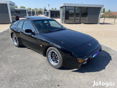 Porsche 944 II.