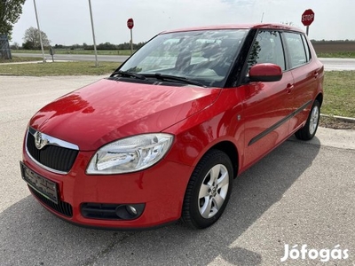 Skoda Fabia 1.4 16V Fresh Szervizkönyv