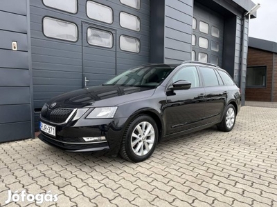 Skoda Octavia 1.5 TSI ACT Style Szervizkönyv /...