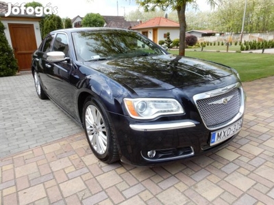 Chrysler 300 C 5.7 Hemi V8 Executve .Panorámate...