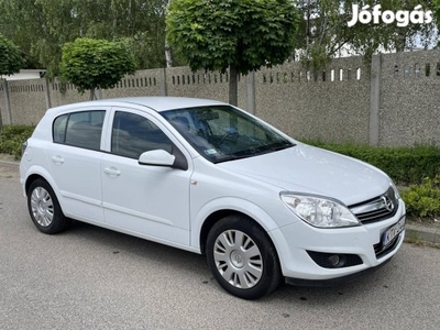 Opel Astra H 1.4 Enjoy Új Korától Magyar. 93.00...