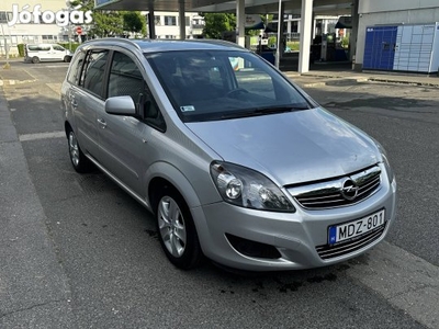 Opel Zafira B - 7 személyes vonóhoroggal