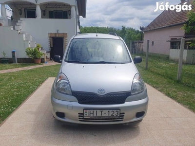 Toyota Yaris 1.3 Linea sol