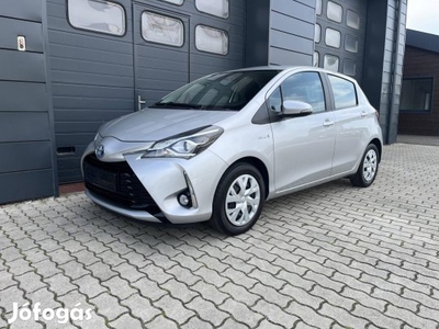 Toyota Yaris 1.5 VVT-i Hybrid Style e-CVT SZERV...