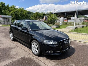 AUDI A3 Sportback 1.6 TDI Ambition Xenon!!! TEM...