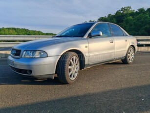 AUDI A4 1.8 T quattro