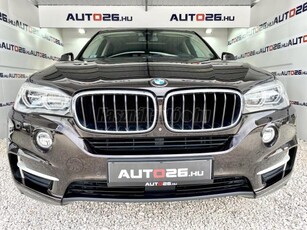 BMW X5 xDrive30d (Automata) KÖVETHETŐ SZERVIZ-ELSŐ-HÁTSÓ ÜLÉSFŰTÉS-PANORÁMATETŐ-VONÓHOROG-3 ÉV GARANCIA!