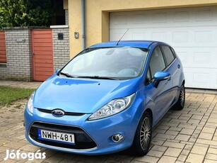 Ford Fiesta 1.25 Titanium Vezetett Szervízkönyv...