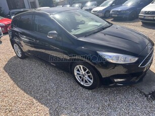 FORD FOCUS 1.0 EcoBoost Black Edition S S 89.E-km Szervizkönyv