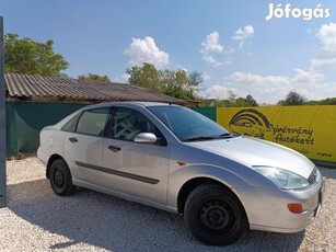 Ford Focus 1.6 Ghia Magyarországi! Szervizkönyv...