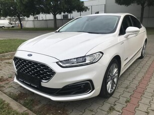 FORD MONDEO 2.0 FHEV Vignale eCVT 4 ajtós gyöngyház fehér.Garantált 96eKm futás!!!