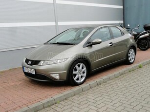 HONDA CIVIC 1.8 Sport KAMERA-TEMPOMAT-ÜLÉSFŰTÉS-Mo-i!!