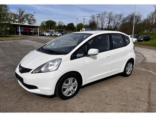 HONDA JAZZ 1.4 Elegance MEGKÍMÉLT ÁLLAPOT/ DIGIT KLÍMA/ KÉT KULCS/ AZONNAL ELVIHETŐ