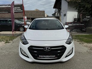 HYUNDAI I30 1.6 CRDi MP Travel Plus TOLATÓKAMERA ! ÜLÉSFŰTÉS ! NAVIGÁCIÓ