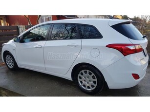 HYUNDAI I30 CW 1.4 CRDi Business 6-seb manuális váltó klima kanyarkövető fényszorók+nappalifény fóliázott üvegek