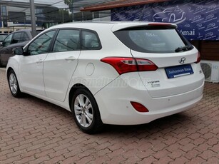 HYUNDAI I30 CW 1.4i Life DIGIT KÍLMA. NAVIGÁCIÓ. KAMERA. ÜLÉSFŰTÉS