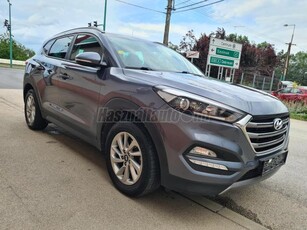 HYUNDAI TUCSON 1.7 CRDi Premium Sérmentes. vez.szervkönyv. navi. digitklíma. tempomat. 4el.abl. radar+kamera. al