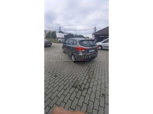 KIA CARENS 1.7 CRDI EX NAVI.KAMERA.SZKÖNYV