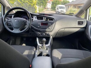 KIA CEE'D 1.4 CRDI EX / 72 000 KM / MEGKÍMÉLT / SZÉP ÁLLAPOT !!!