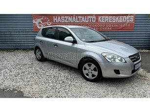 KIA CEE'D 1.4 EX 2. tulajdonostól. vezetett szerzvizkönyv