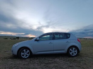 KIA CEE'D 1.4 EX